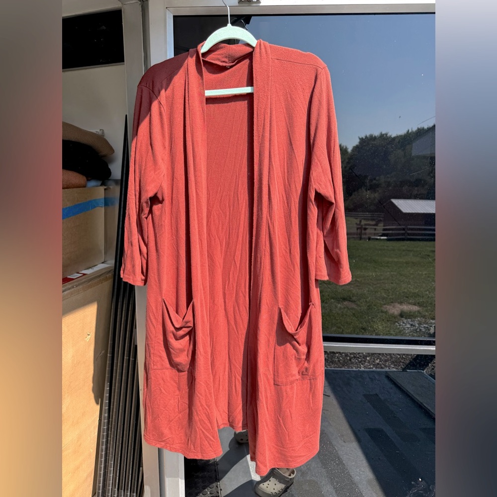 Knee length quarter sleeve cardigan